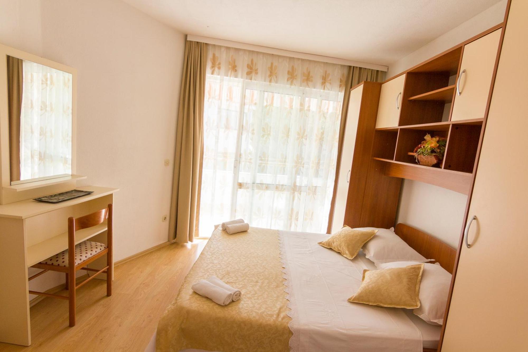 Apartman Vulić Apartment Tučepi Exterior foto