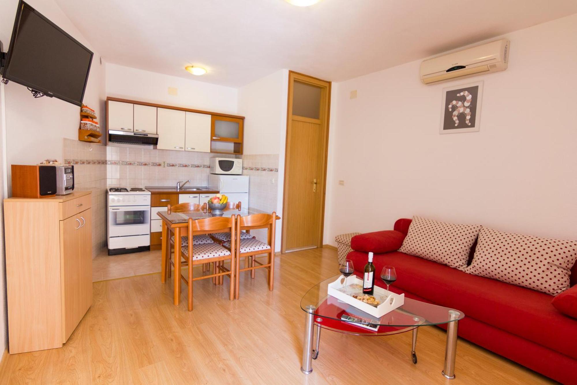 Apartman Vulić Apartment Tučepi Exterior foto